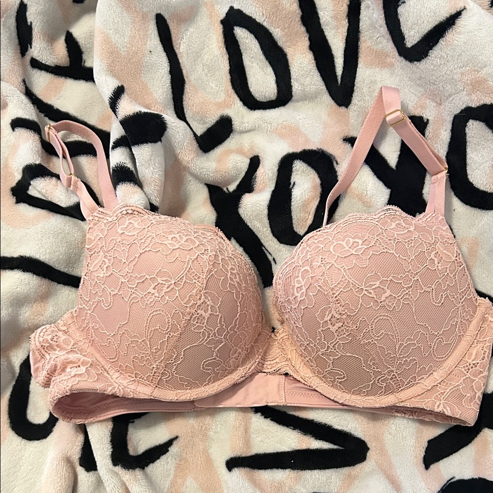 Joyspun Elegant Lace Underwire Bra in Pink. Size 36c - Picture 1 of 4